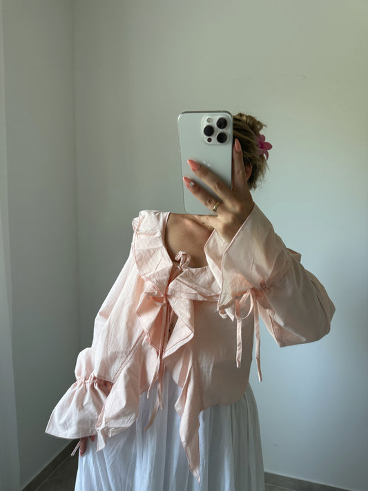 BLUSE VOLANT & DETAILS