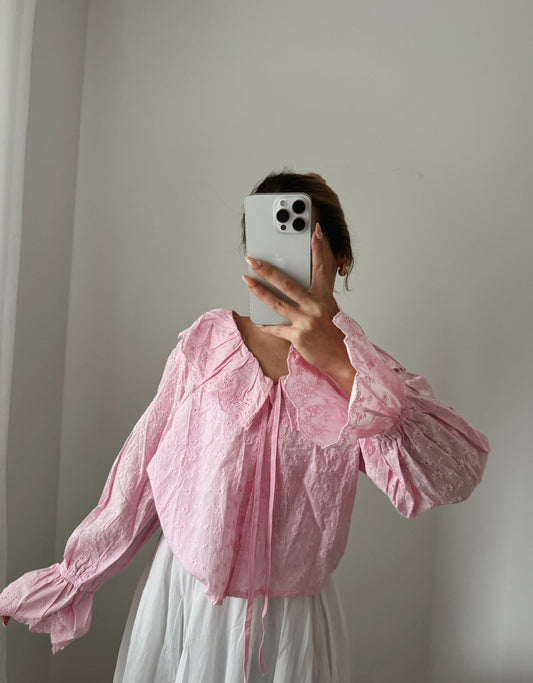 BLUSE MIT SPITZE ROSE